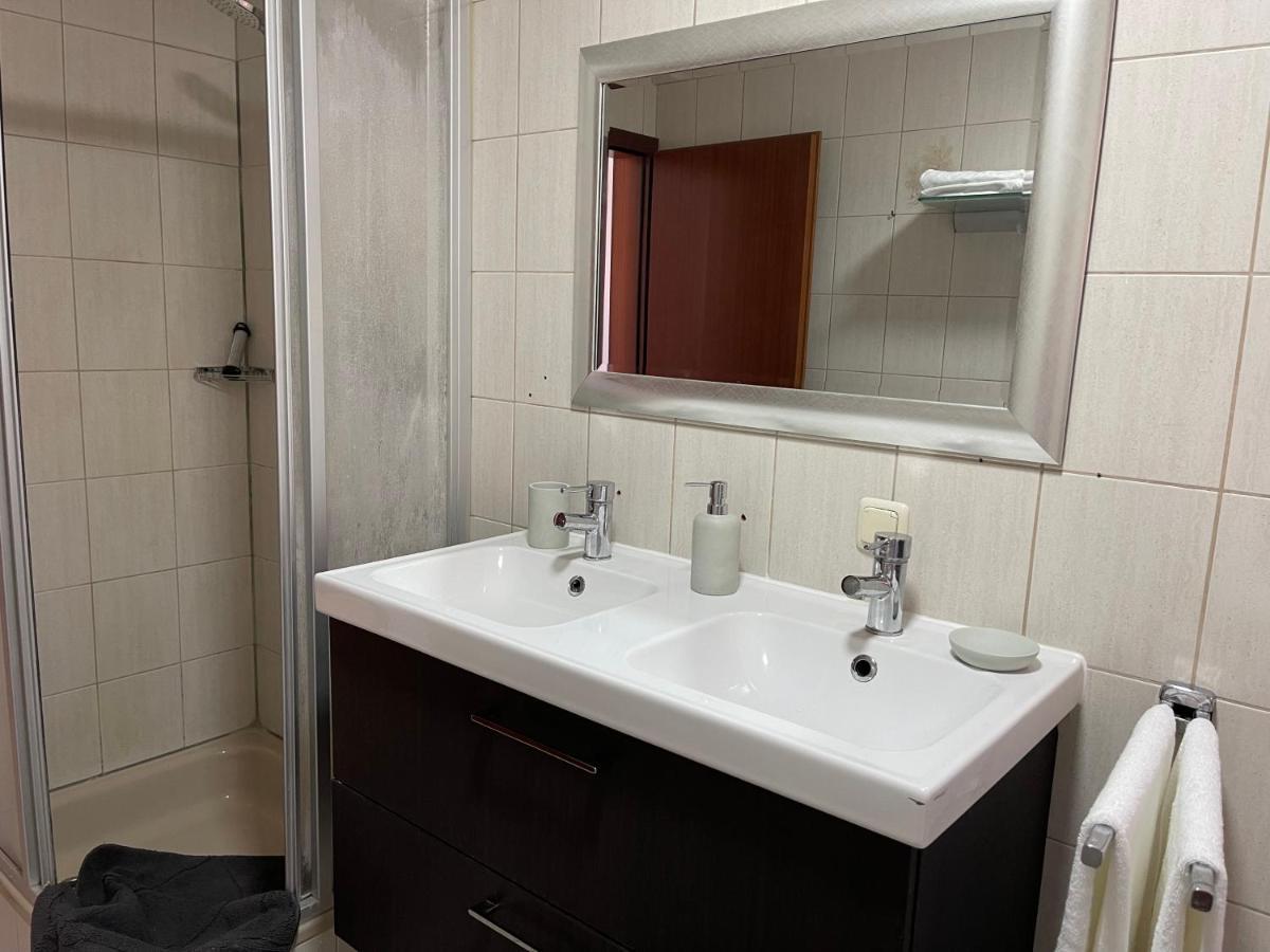 Helle Zwei-Zimmer-Stadt-Wohnung Am Bismarkplatz Mit Tiefgarage Landshut Exterior photo